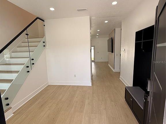 3rd image of 2729 W Union St