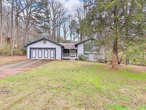 2nd image of 3082 Carmel Dr