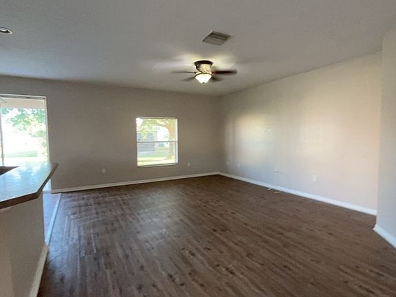 3rd image of 6001 Forest Ridge Ln