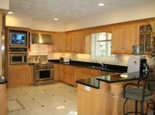 12 Playhouse Cricle, Hampton, NH 03842