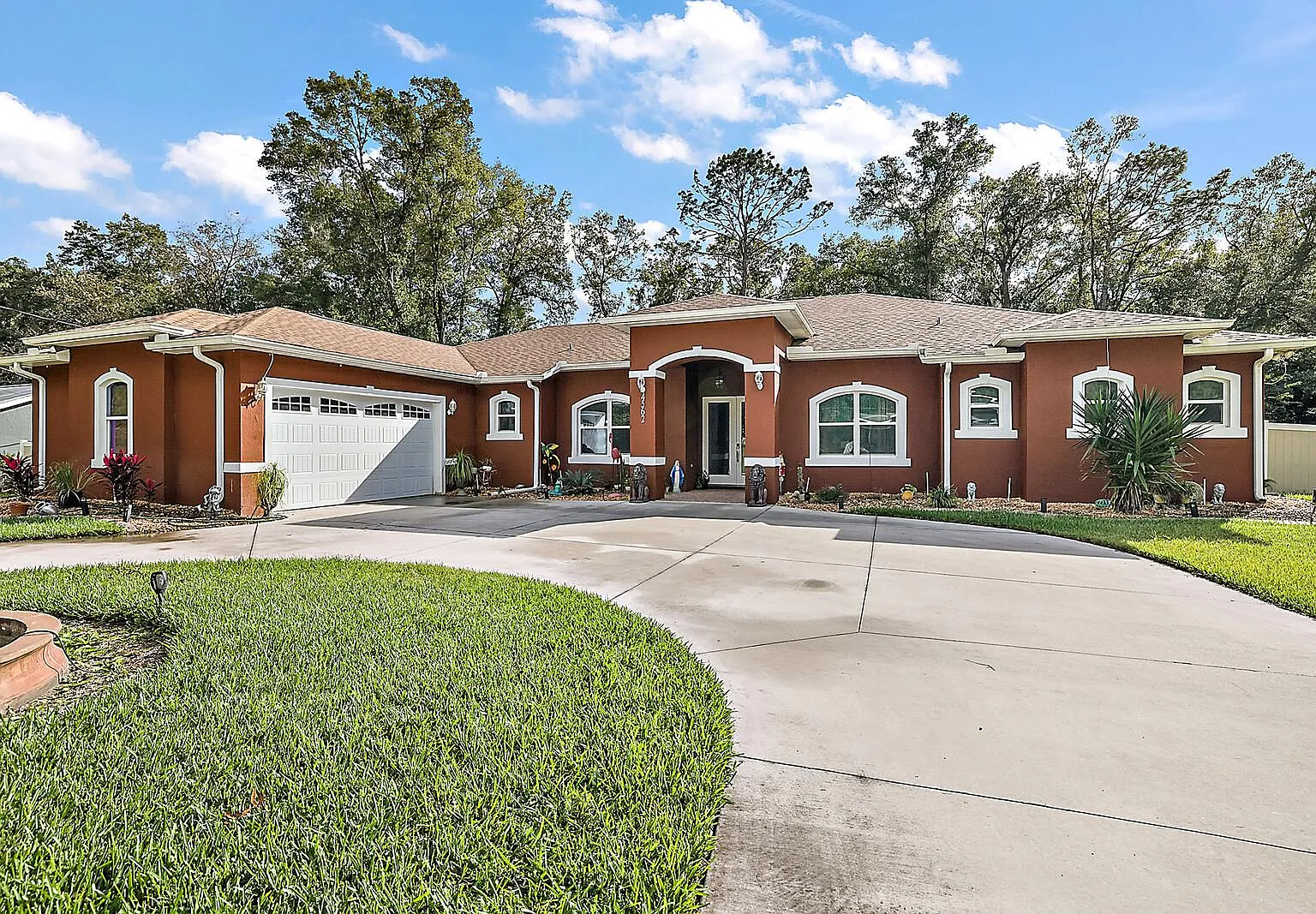 4 bed, 3600 sqft, $3,600 — Photo 3