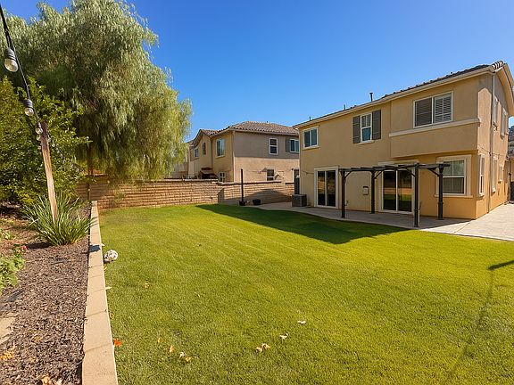 5th image of 20007 Holly Dr
