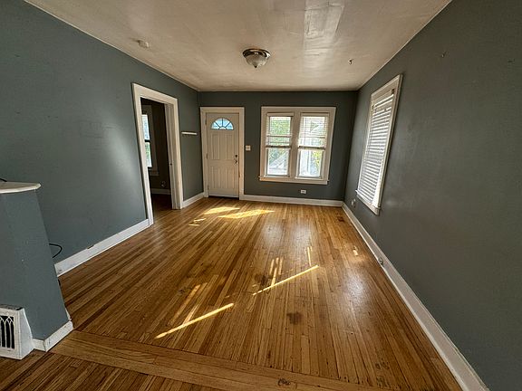 2nd image of 341 E Cambourne St