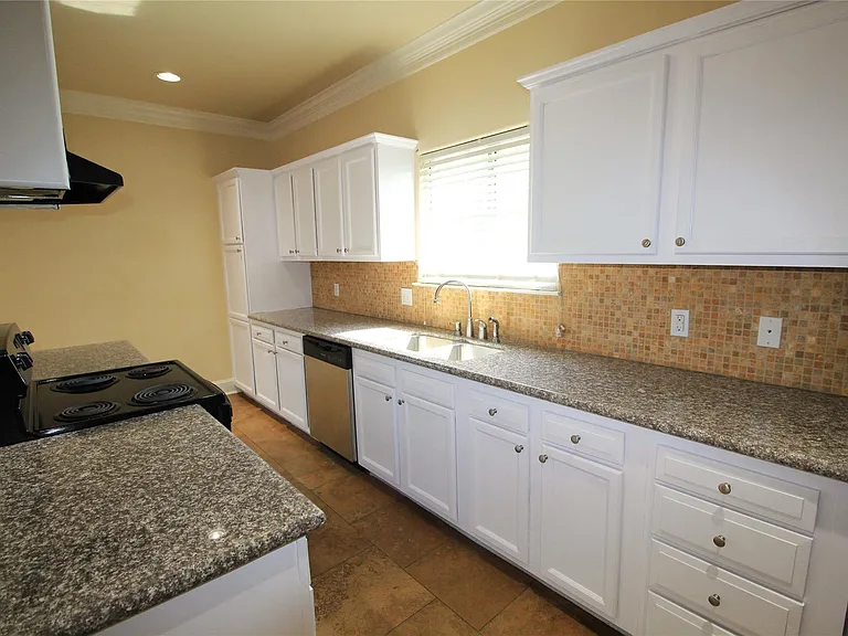 4709 Scott St #B — Photo 7
