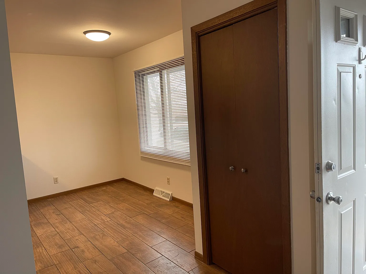 3 bed, 1428 sqft, $1,800 — Photo 4