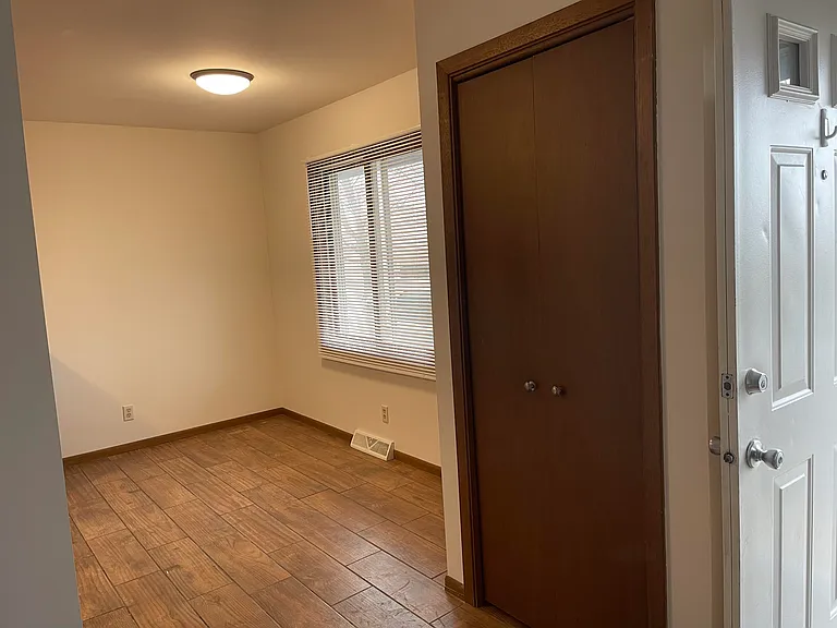 536 S Lincoln St #B — Photo 4