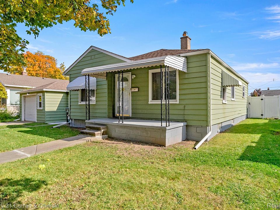 1st image of 1577 Applewood Ave