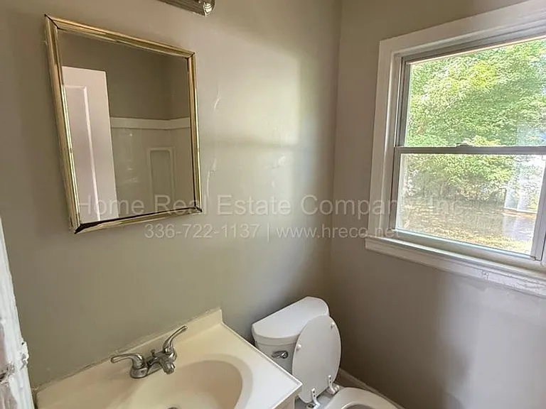 3137 Luther St — Photo 5