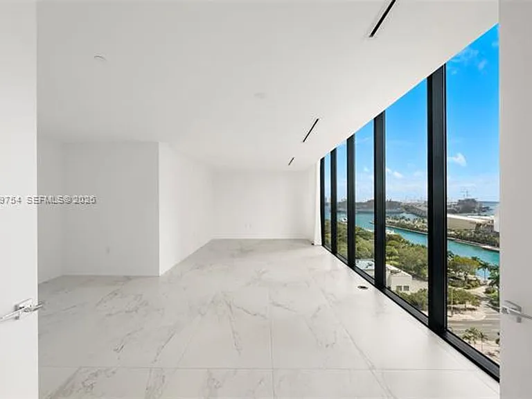 1000 Biscayne Blvd #Penthouse 1201 — Photo 26
