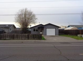 8303 Division Rd, White City, OR 97503