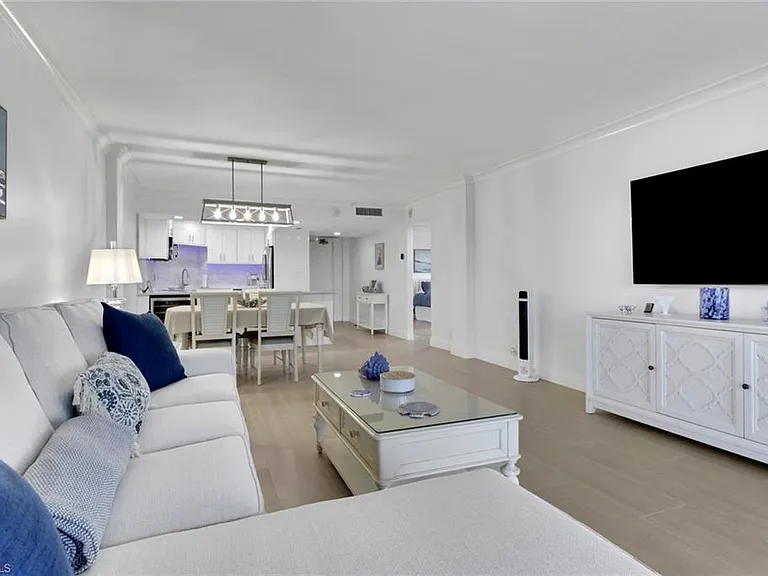 1 Bluebill Ave #410 — Photo 4
