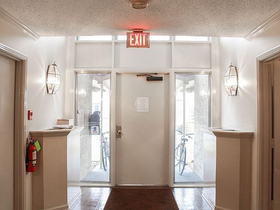 3rd image of 612 Madison St APT 6