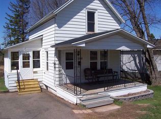 1166 S Pine St, Ishpeming, MI 49849