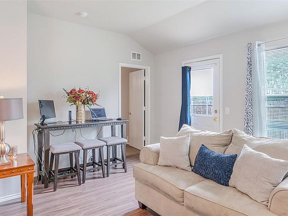 5th image of 4521 Merlot Dr