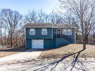 208 SE 51st Rd, Warrensburg, MO 64093