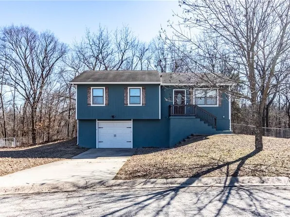 208 SE 51st Rd, Warrensburg, MO 64093