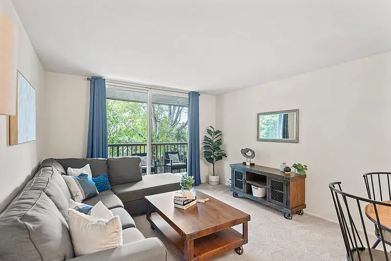 1 bed, 1.0 bath, 680 sqft, $1,800 — Photo 3