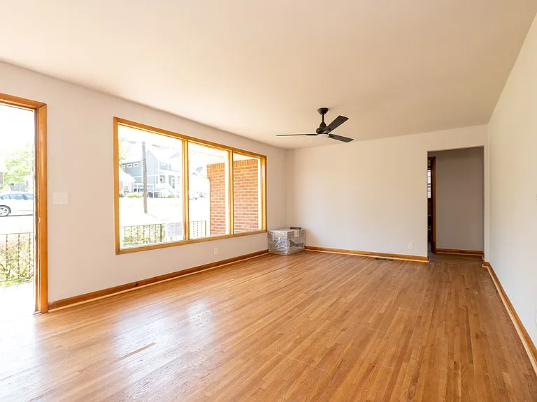 1021 Maynor Ave — Photo 5