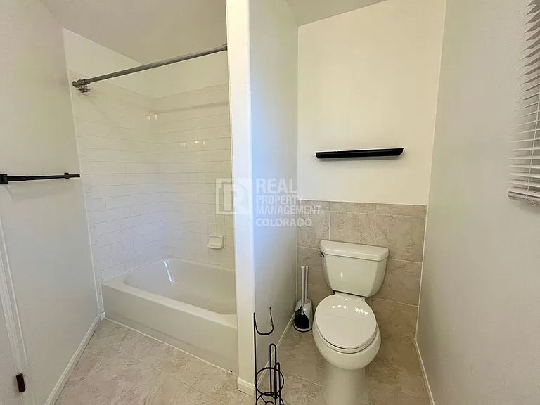 1385 Laurenwood Way — Photo 12