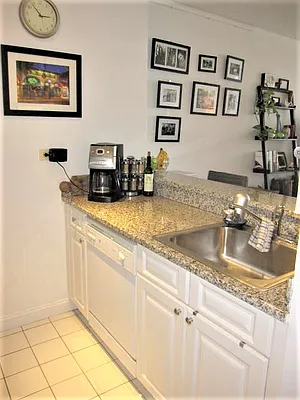 Rented by Newell and Assoc. | media 6