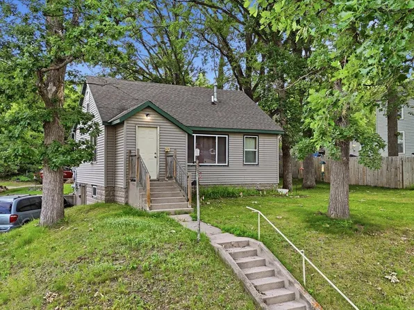 515 NE 6th St, Grand Rapids, MN 55744