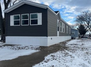 95 Candlelight Dr, Sauk Village, IL