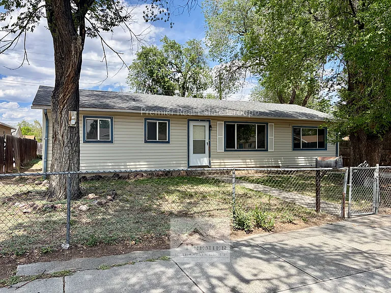1132 Norwood Ave — Photo 2