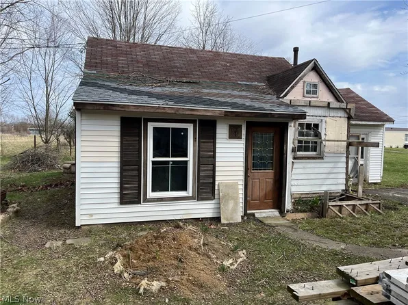 2812 Richmond Ave NE, Canton, OH 44705