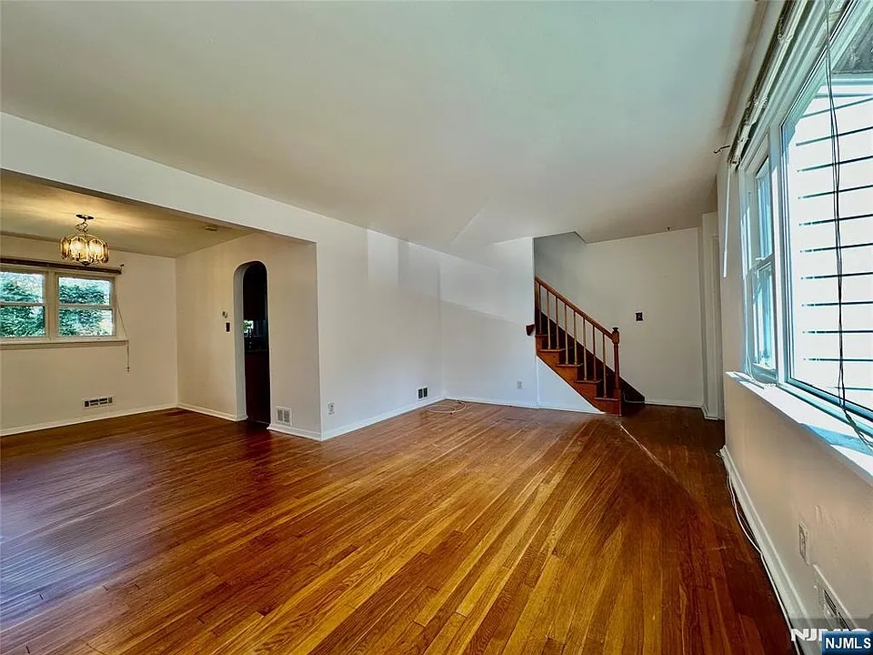 237 Bradley Ave #235