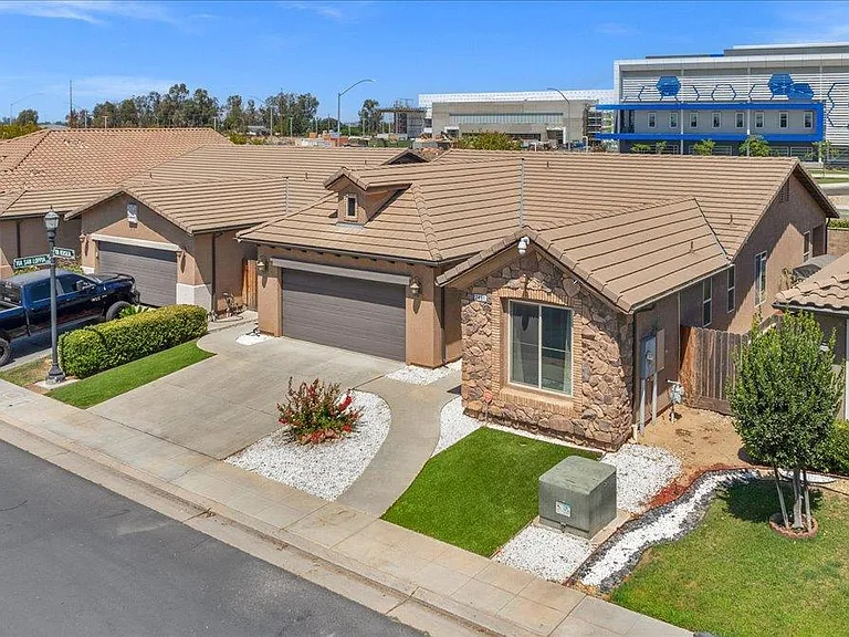 2481 S Via Versilia Dr — Photo 2