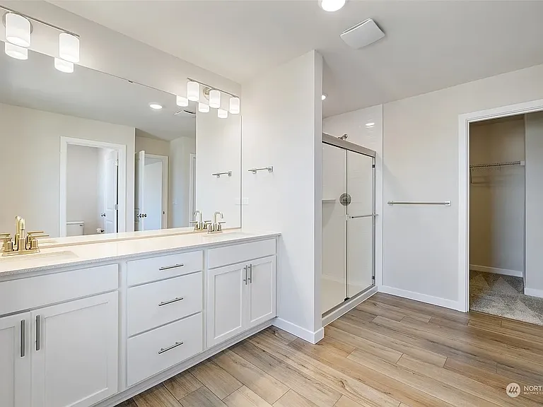 Master Bathroom View 2