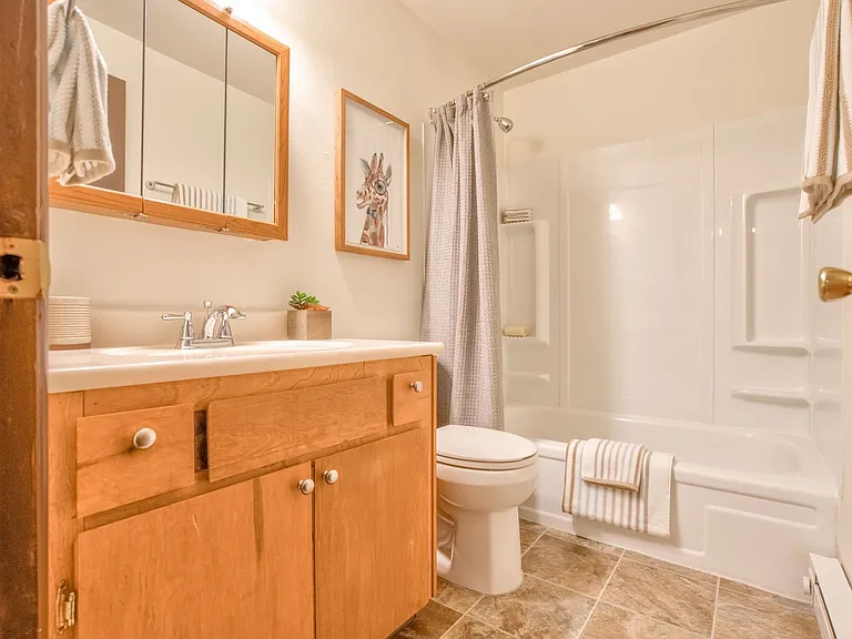 Cedar Crest Apartments — Photo 26