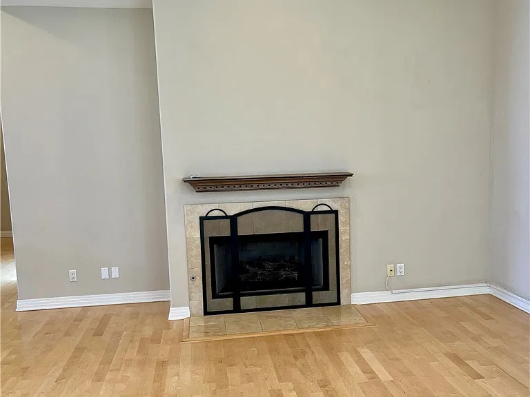 715 S Broadway #B — Photo 16