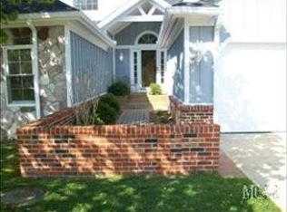 602 Meadowlands Ct, Monroe, MI 48161