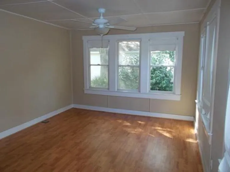 314 S Boyd St — Photo 6