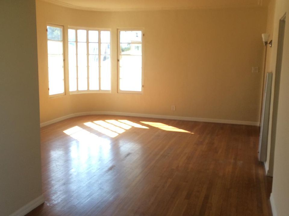 2nd image of 405 Riverdale Dr