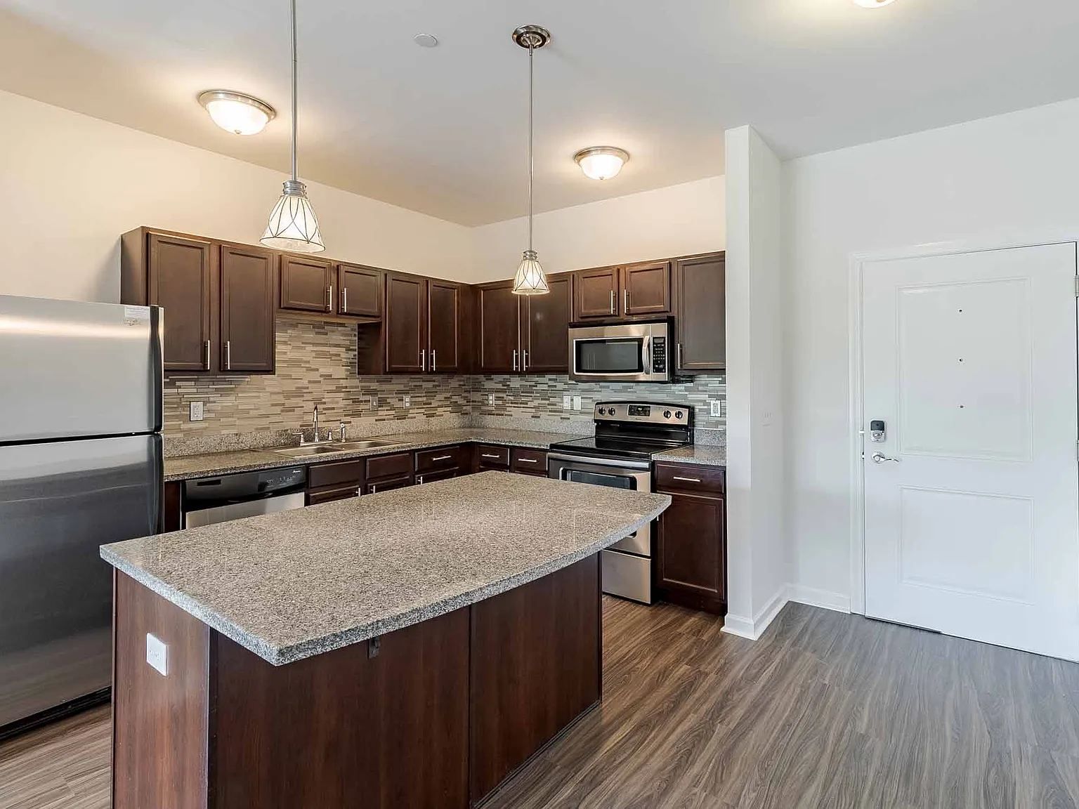 Marquis Place Apartment Homes — Photo 3