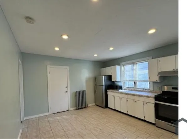 106 Lyme St, Malden, MA 02148