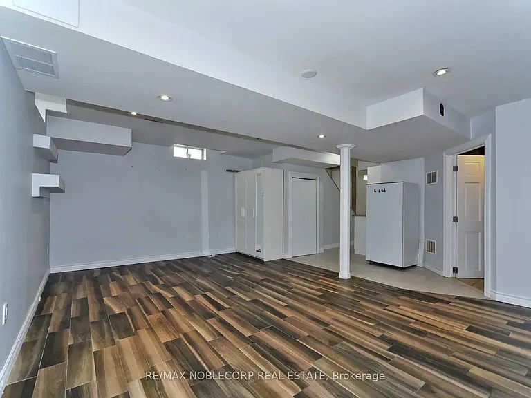 103 Foxchase Ave #16 — Photo 9