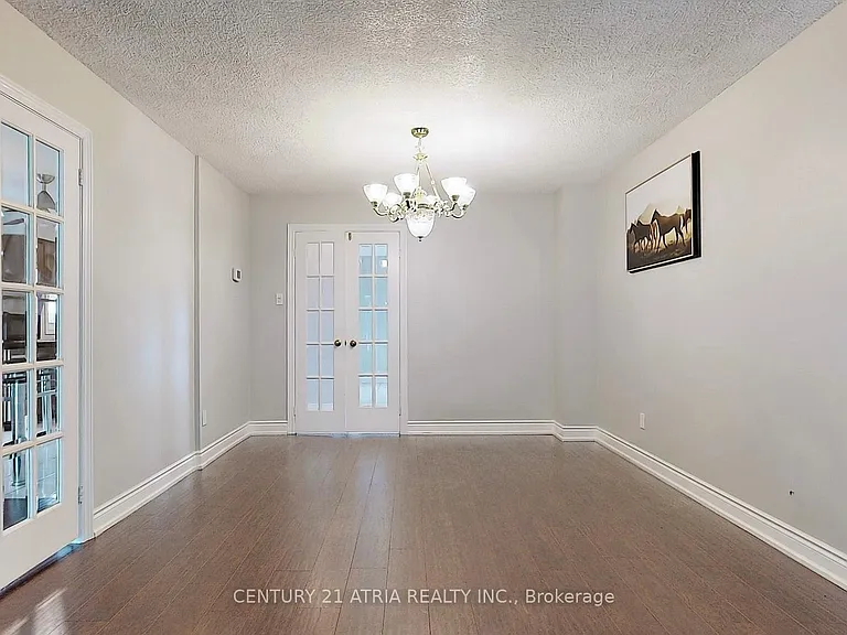 92 Jaffray Rd #UPPER — Photo 6
