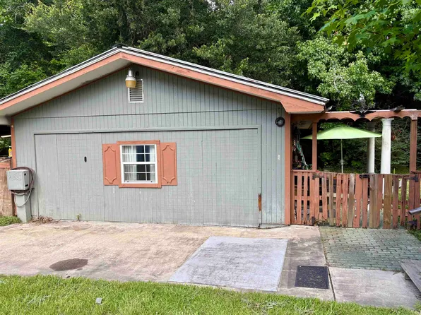 8907 Tulane Rd, Orange, TX 77630