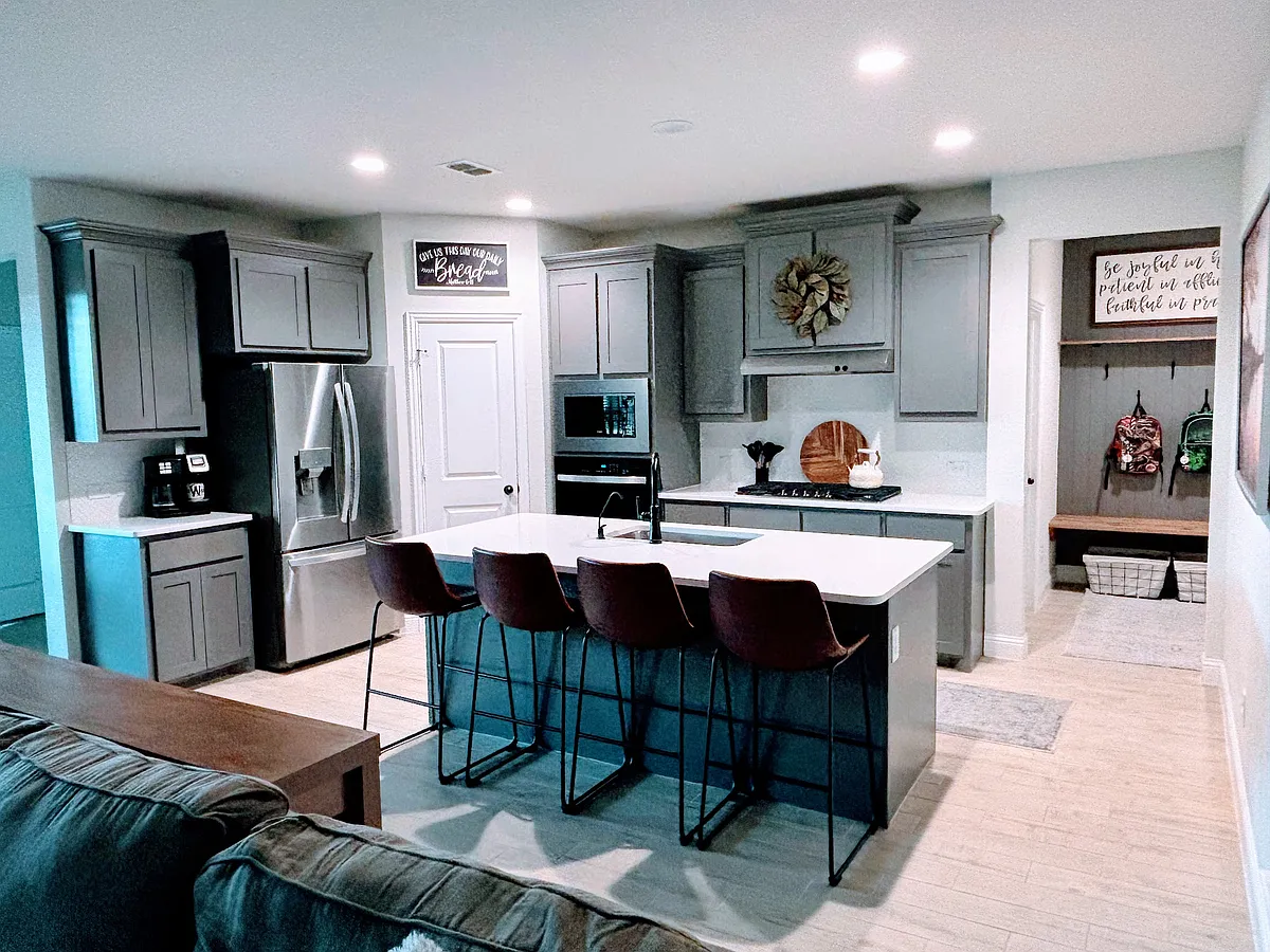Modern kitchen with brand-new appliances, reverse osmosis drinking water, and plenty of storage. - 5920 Halls Lake Loop
