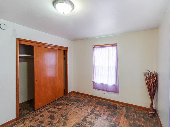3rd image of 2218 W 6th Ave