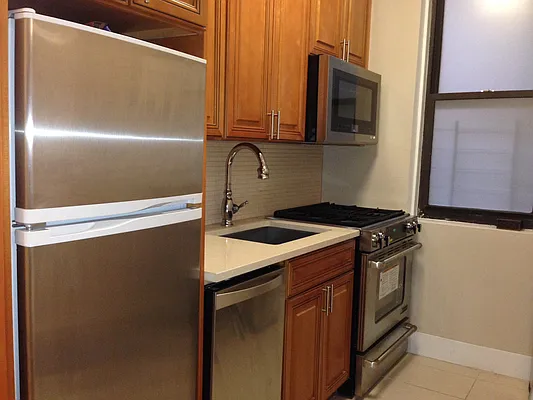 Rented by Beekman Street Realty | media 9