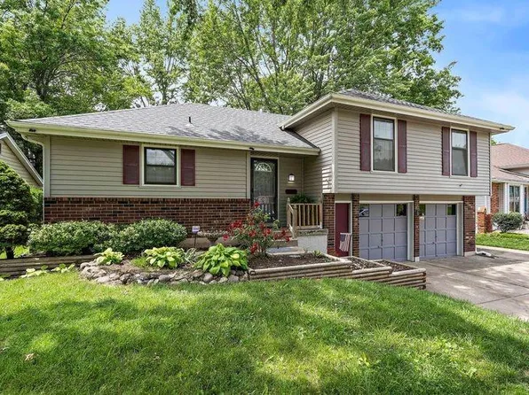 16704 Hardee St, Belton, MO 64012
