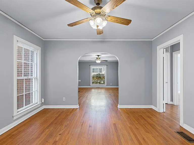 5834 Goodwin Ave — Photo 13