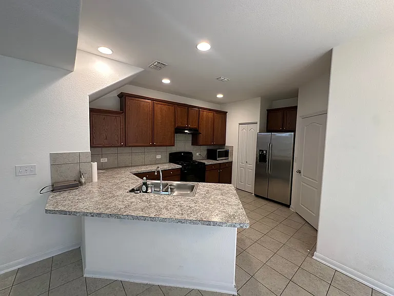 482 Ferrule Dr — Photo 1