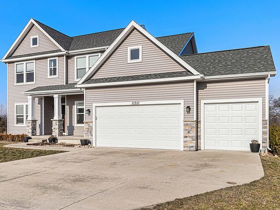 3rd image of 11311 Sand Hill Dr