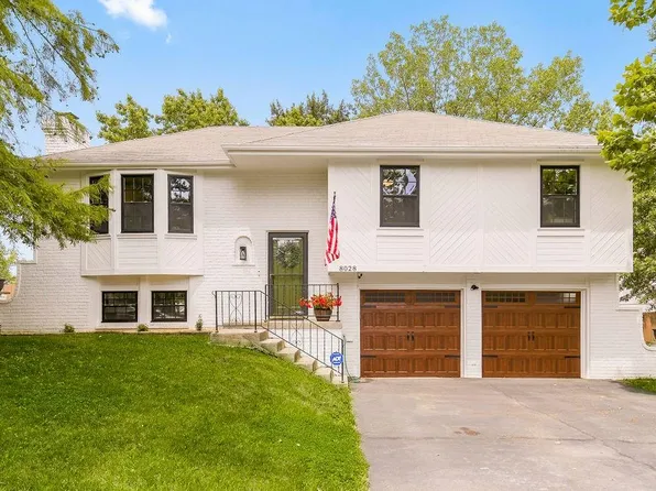 8028 N Brooklyn Ave, Kansas City, MO 64118