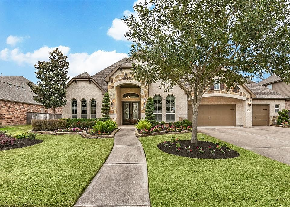 1st image of 21322 Aurora Park Dr